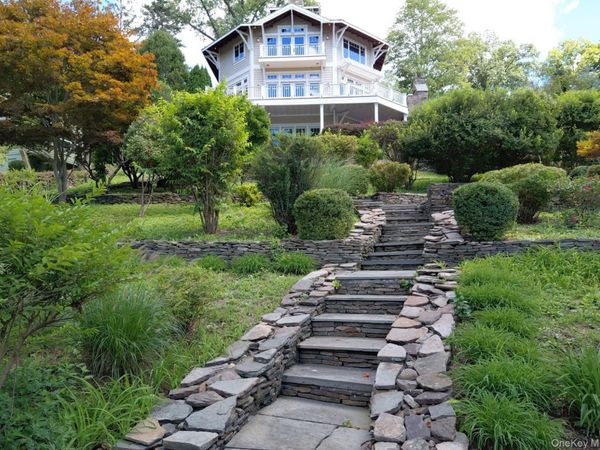 33 Truesdale Lake Drive, South Salem, NY 10590