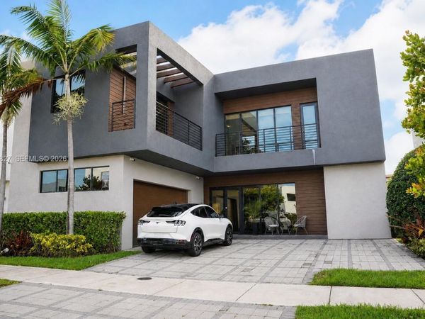 7560 NW 101st Ct, Unit 7560, Doral, FL 33178