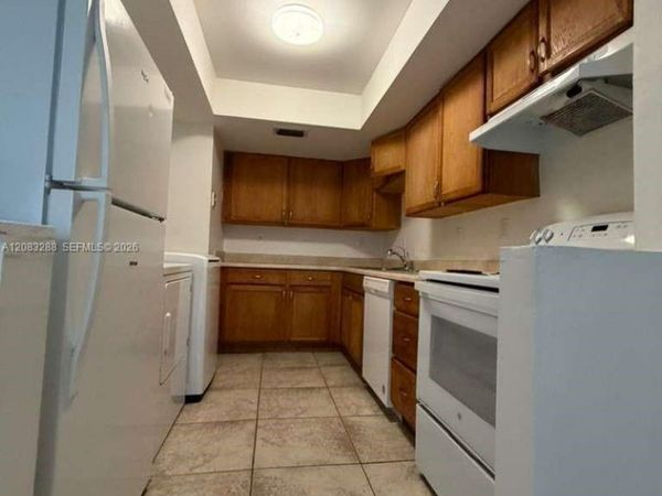 5822 NW 21st St , Unit 39-E, Lauderhill, FL 33313