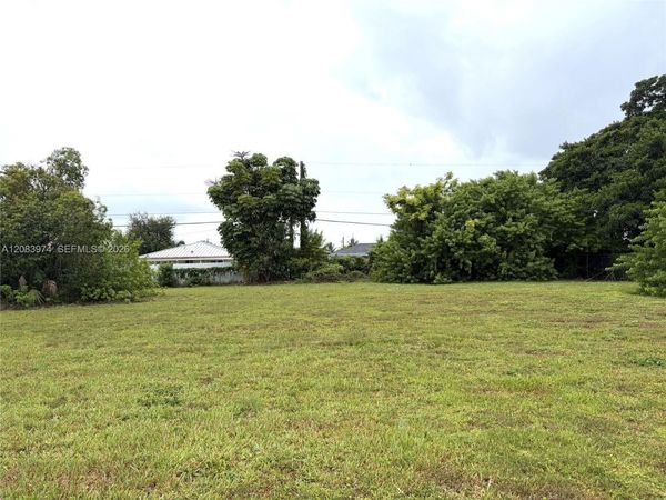 10720 SW 219 St. , Miami, FL 33170