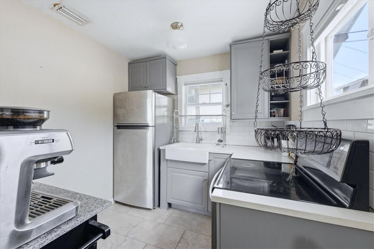 2363 4th Avenue N, Saint Petersburg, FL 33713 Photo