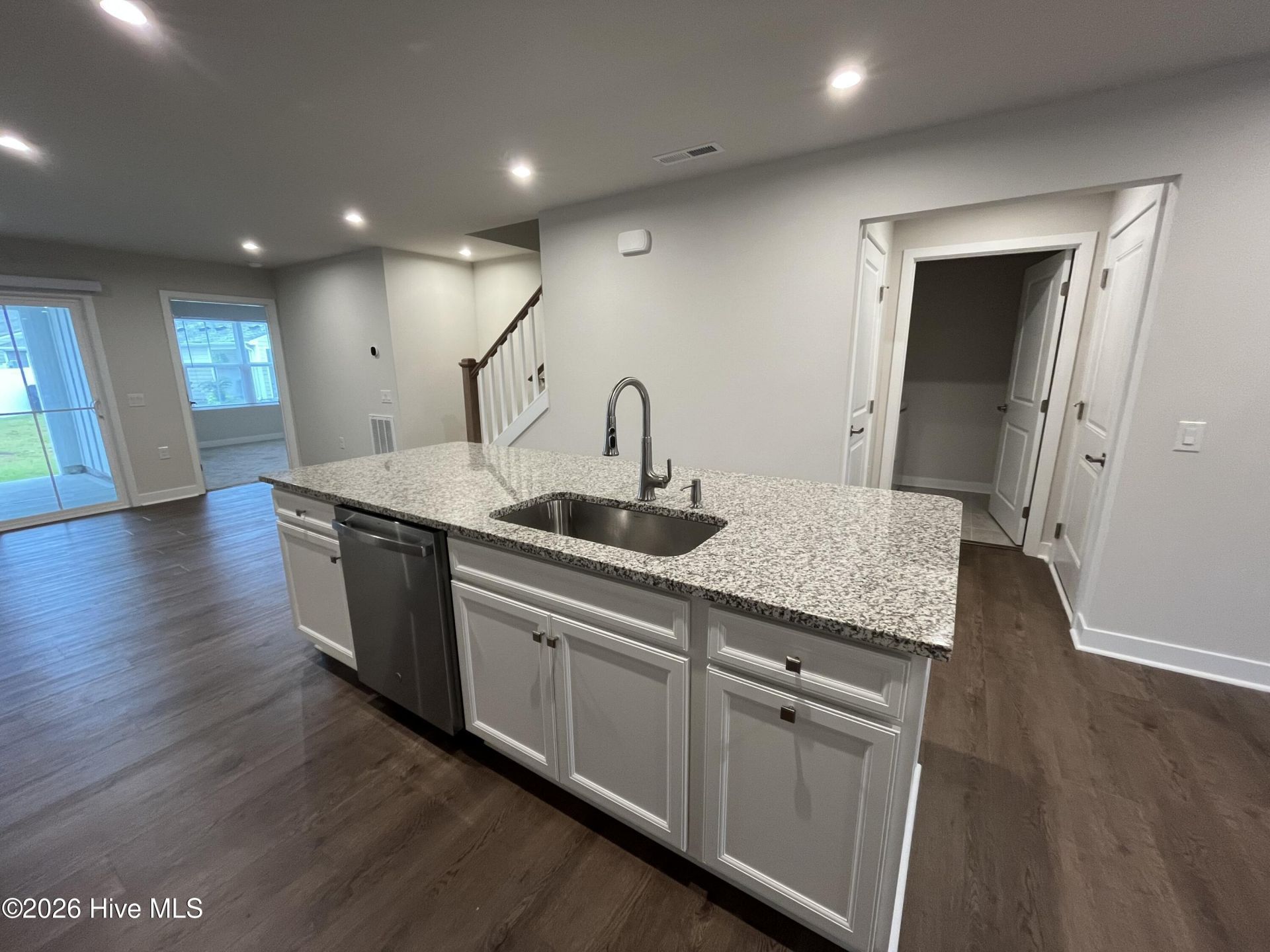 4184 Farmfield Drive Photo 4