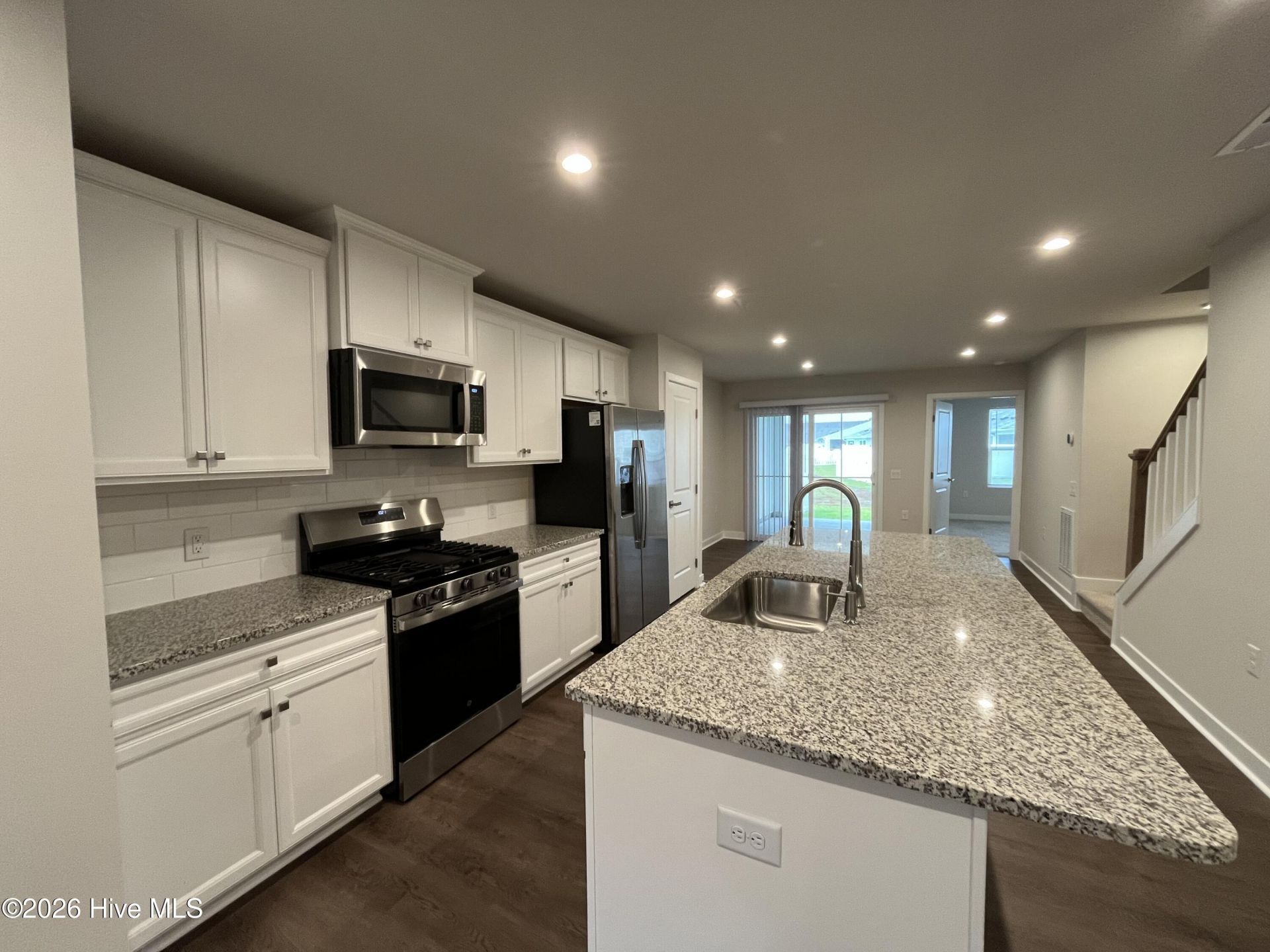 4184 Farmfield Drive Photo 5