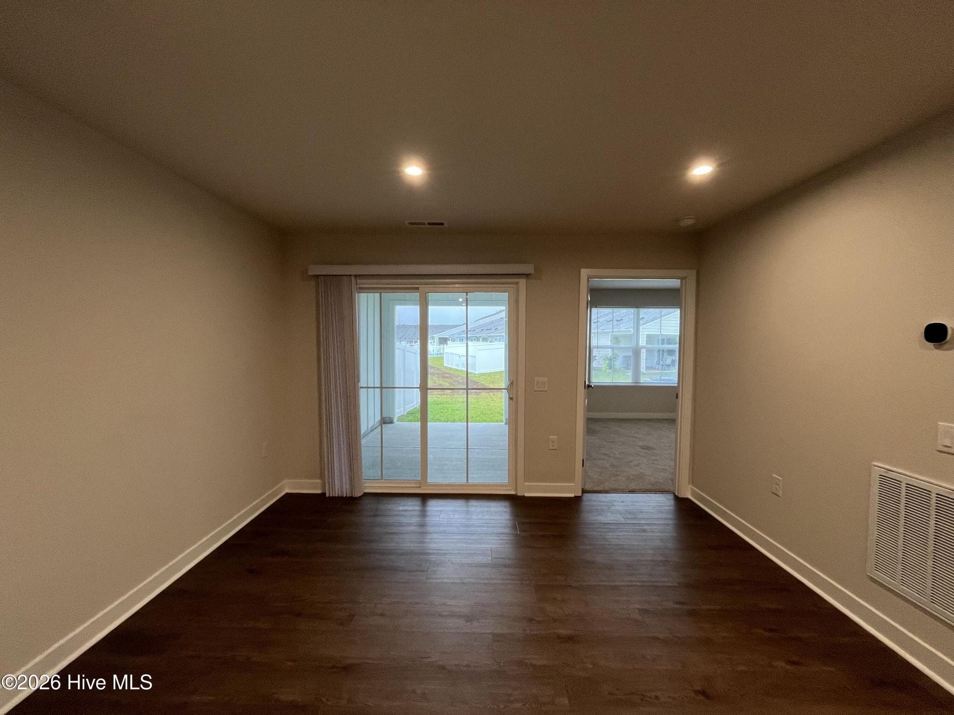 4184 Farmfield Drive Photo 8