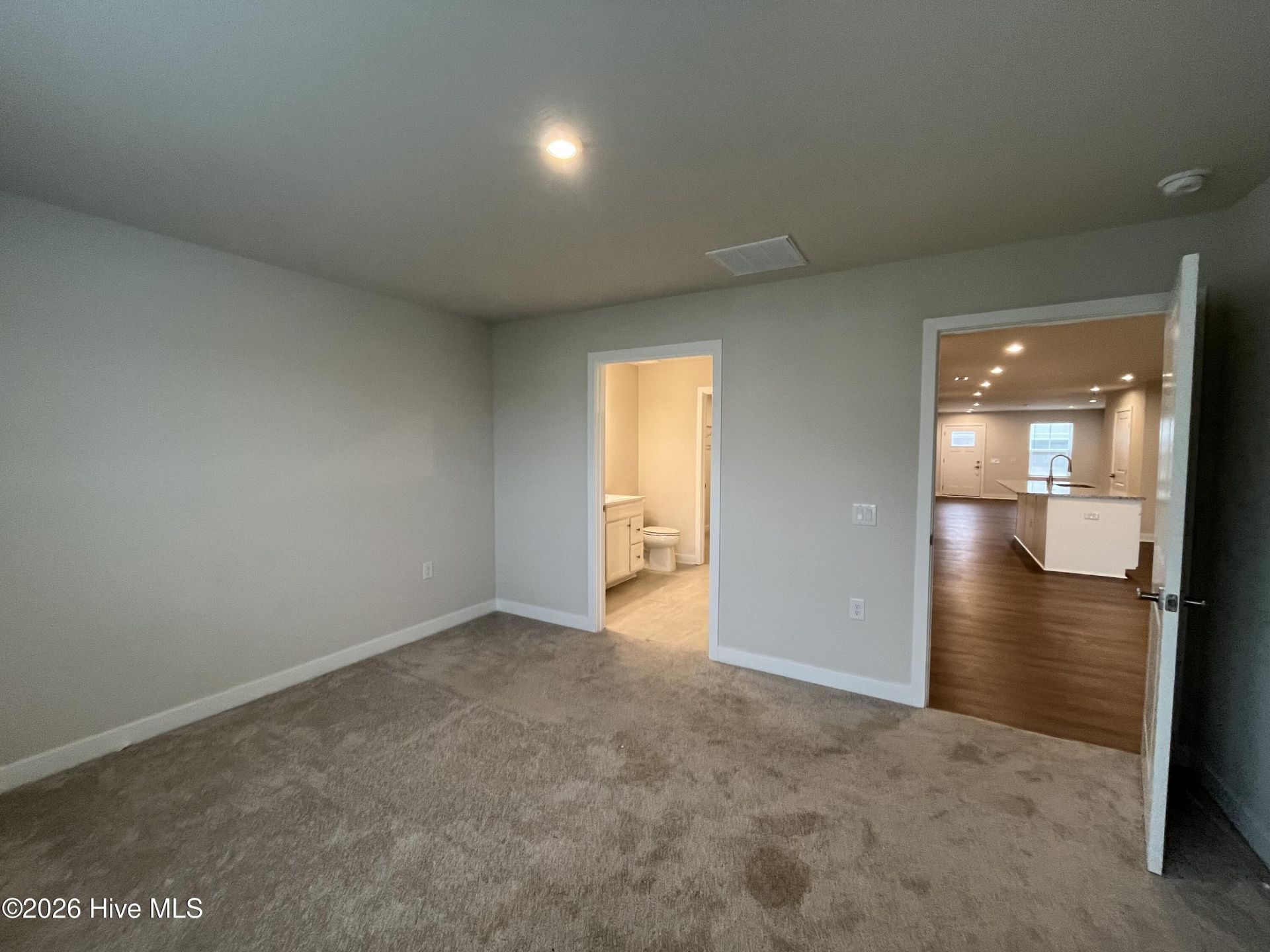 4184 Farmfield Drive Photo 9