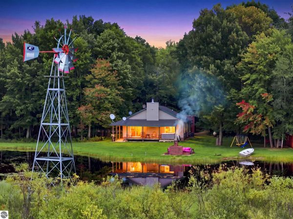 6601 Drake Drive, Cadillac, MI 49601