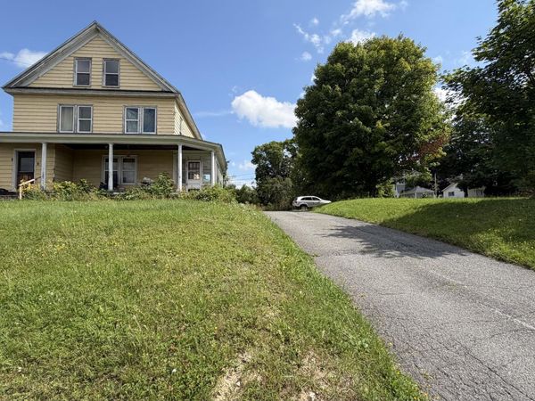 9 2nd Street , Presque Isle, ME 04769
