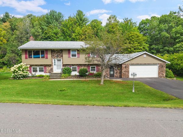 242 Burdick Road, Gloversville, NY 12078