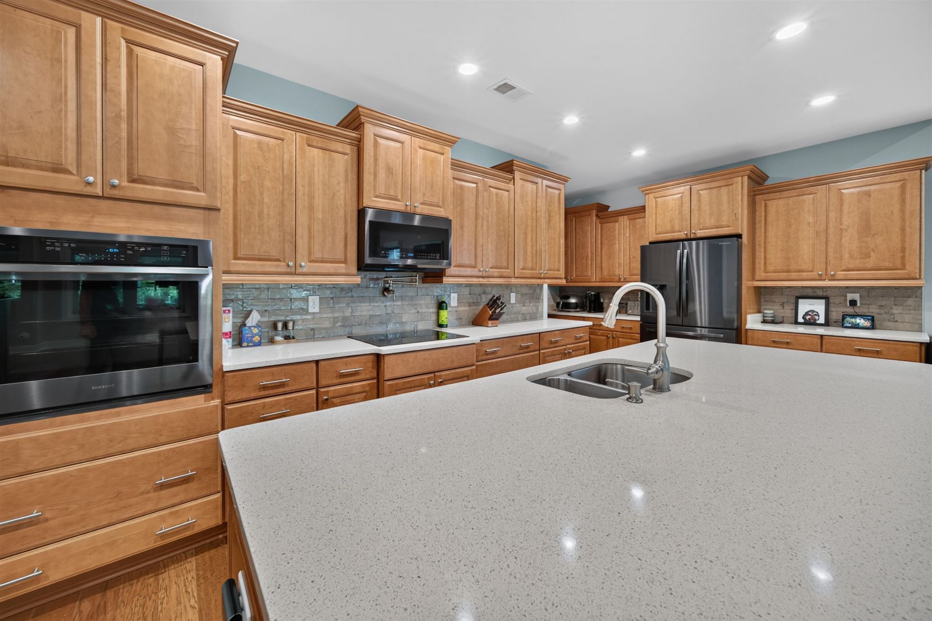 1916 Suncrest Dr. Photo 16