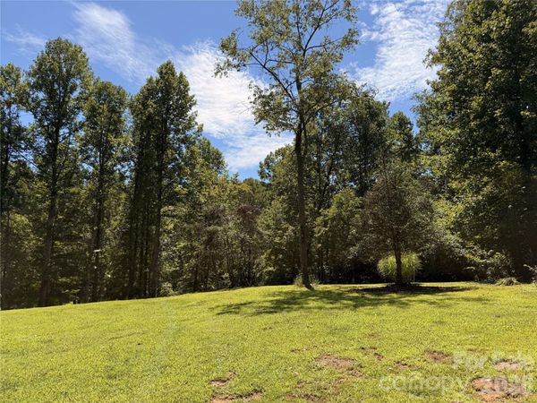 99999 Sunnybrook Drive, Asheville, NC 28805