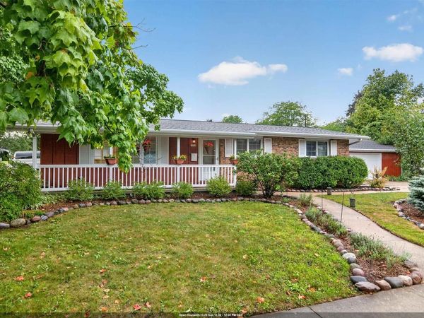1135 WINDSOR STREET, Oshkosh, WI 54902