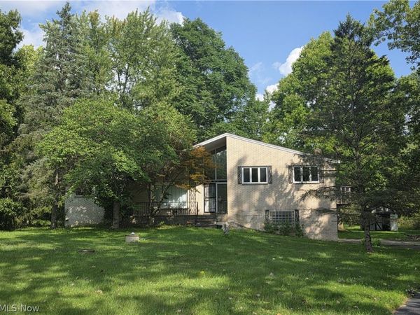 13037 Stratford Trail , Chesterland, OH 44026