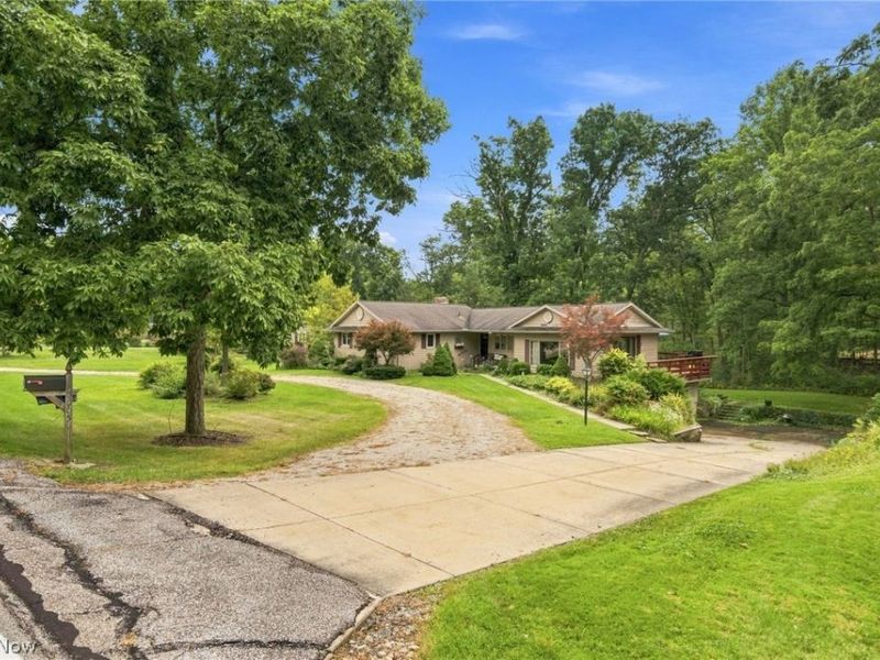 10051 Deerfield Lane, Brecksville, OH 44141 Photo 4