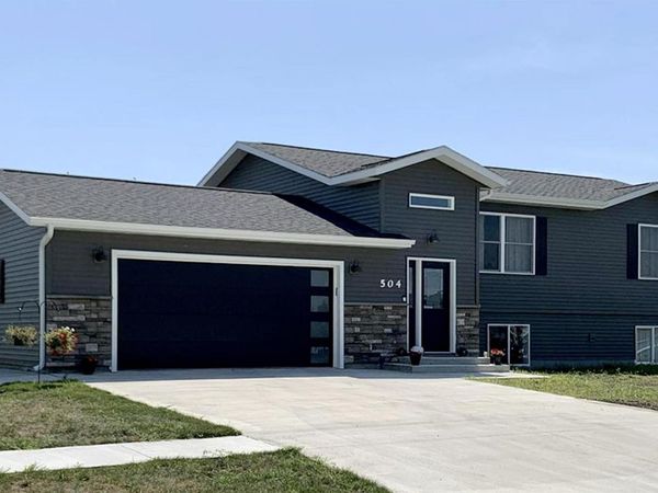 504 E 13TH ST, Storm Lake, IA 50588