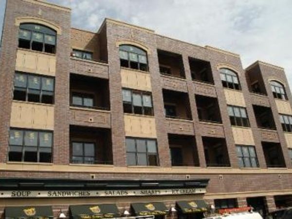 918 W Belmont Avenue , Unit 208, Chicago, IL 60657