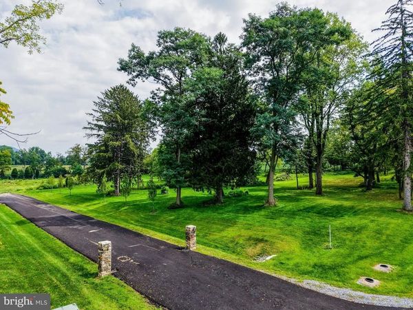 1897 MEADOWS ROAD, BETHLEHEM, PA 18015