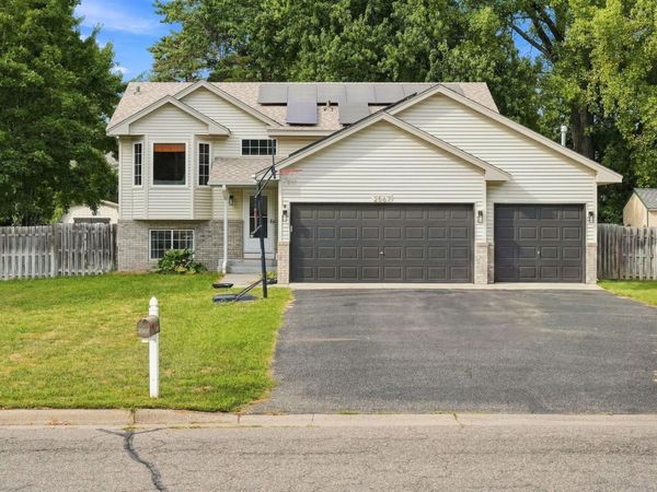 2567 91st Avenue NE, Blaine, MN 55449