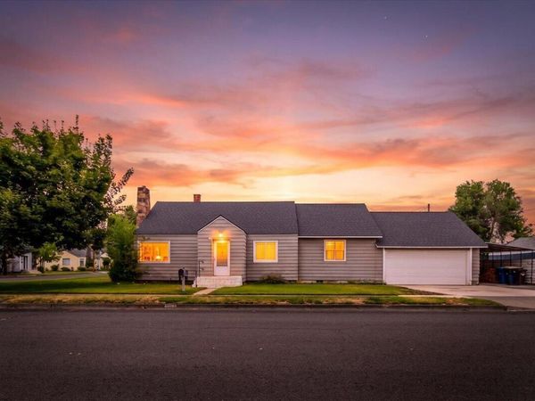 737 NW Elm Avenue, Redmond, OR 97756