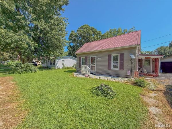 170 S Church Street , New Canton, IL 62356