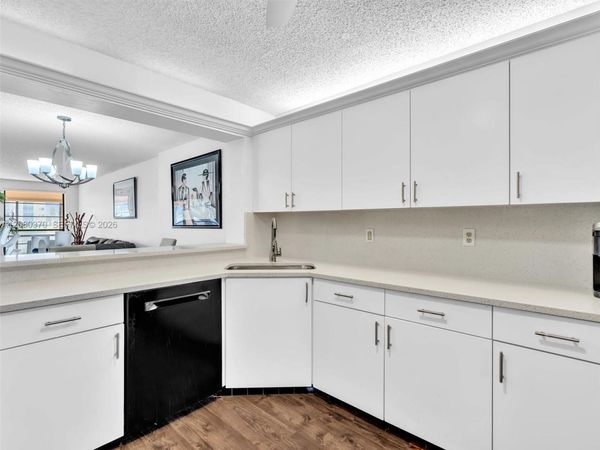 7518 Fairfax Dr , Unit 110, Tamarac, FL 33321