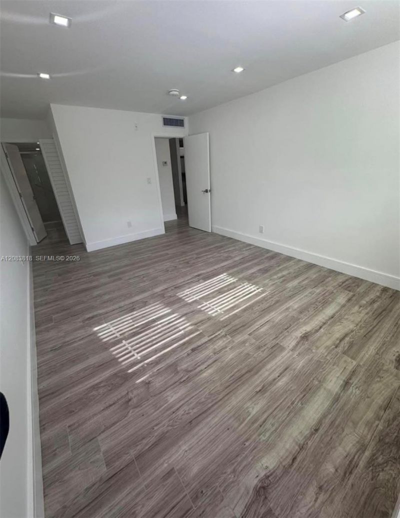 15201 NE 6th Ave , Unit C210, Miami, FL 33162 Photo