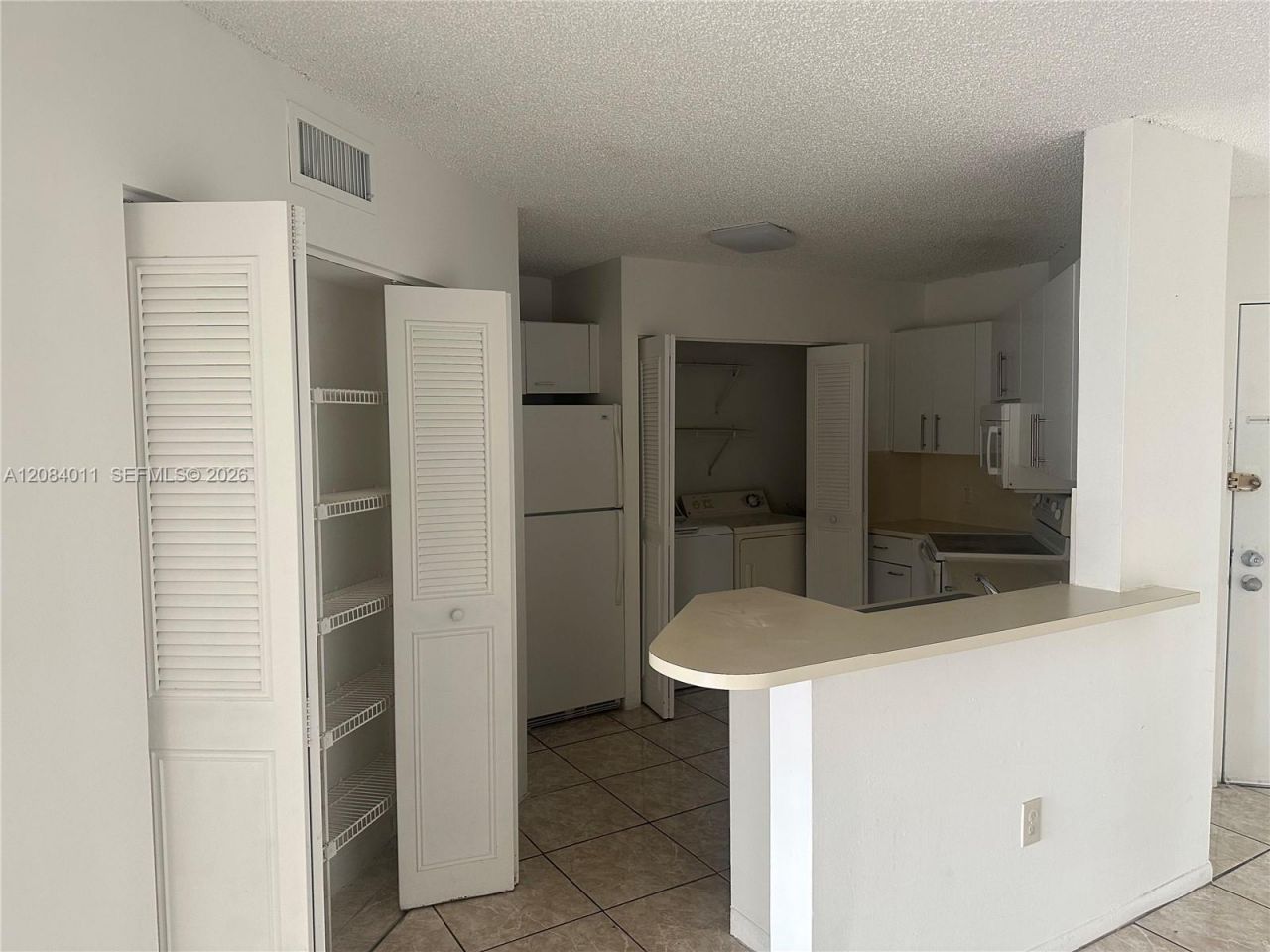 6272 NW 186th St , Unit 212, Hialeah, FL 33015 Photo