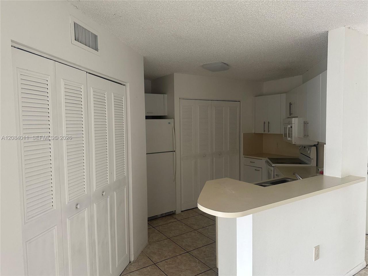 6272 NW 186th St , Unit 212, Hialeah, FL 33015 Photo