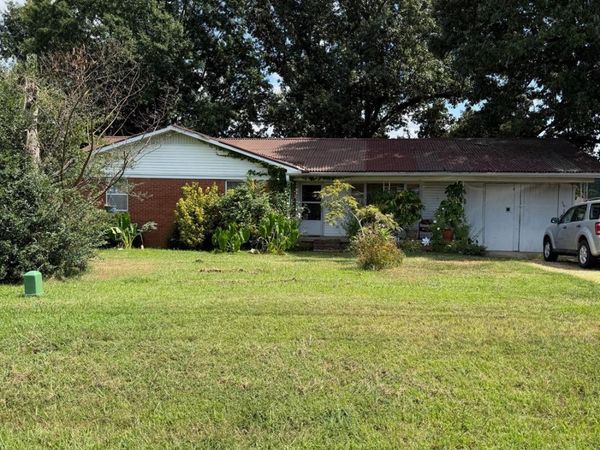 3809 Linwood Drive, Paragould, AR 72450