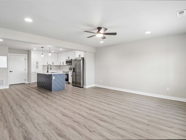 14505 Springbrook Trail, Urbandale, IA 50111
