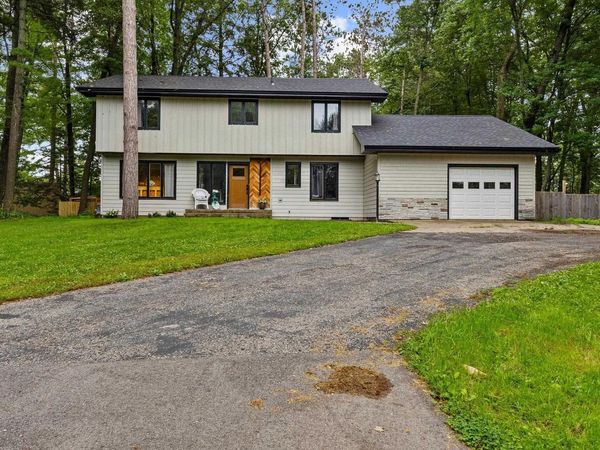 911 SHING WA UK DRIVE, Marinette, WI 54143