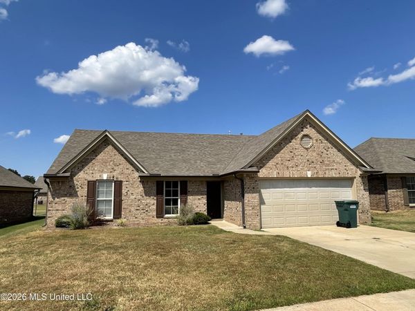8821 Smith Ranch Drive, Southaven, MS 38671