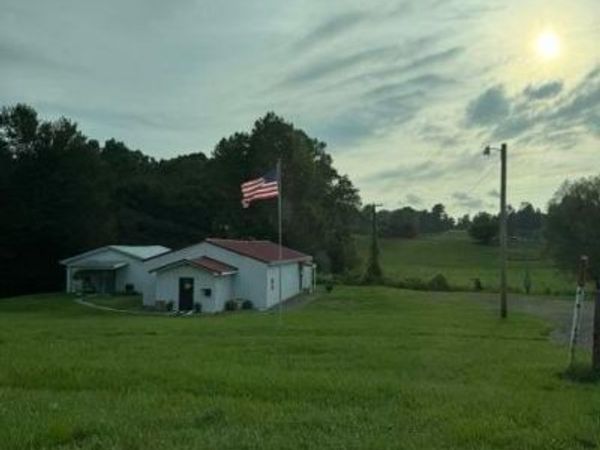 6901 Ireland Road , Coolville, OH 45723
