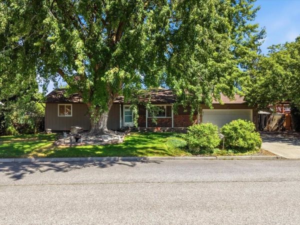5721 S Moran Dr, Spokane, WA 99223