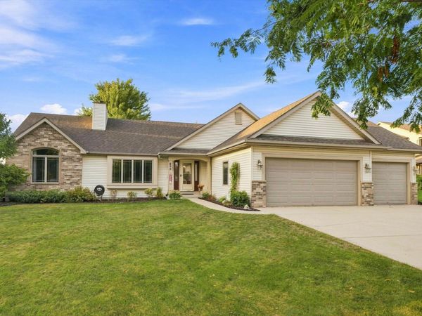 258 Bastogne Ct, Belgium, WI 53004