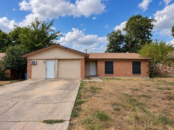 704 Drake LN, Taylor, TX 76574