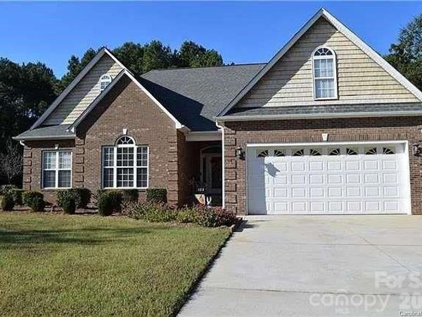 136 Gibralter Point Road , Dallas, NC 28034