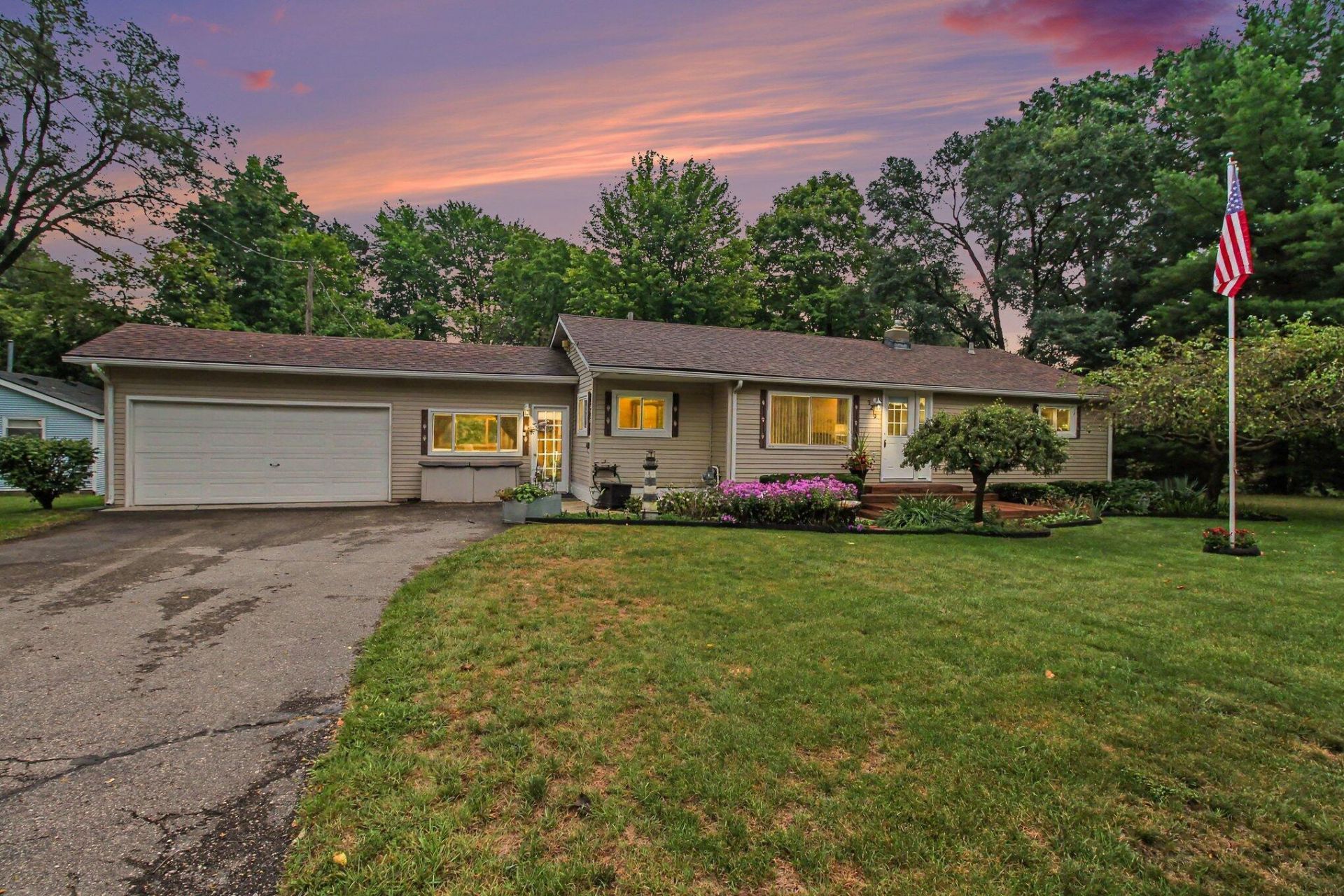 3219 West Street, Milford, MI 48380 Main Photo
