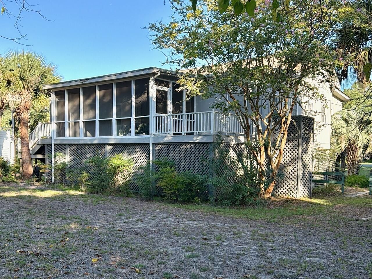 2863 Middle Street Photo 4