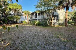 2863 Middle Street photo 4