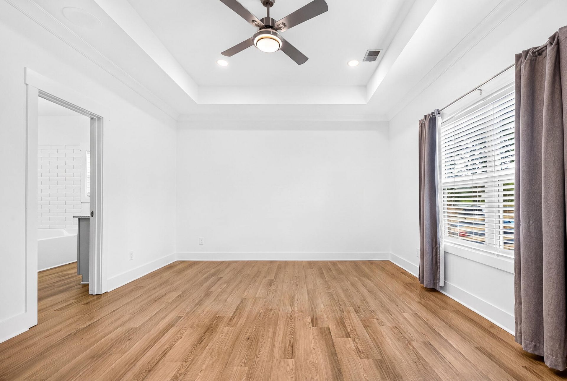 2034 NE Longwood Road Photo 15