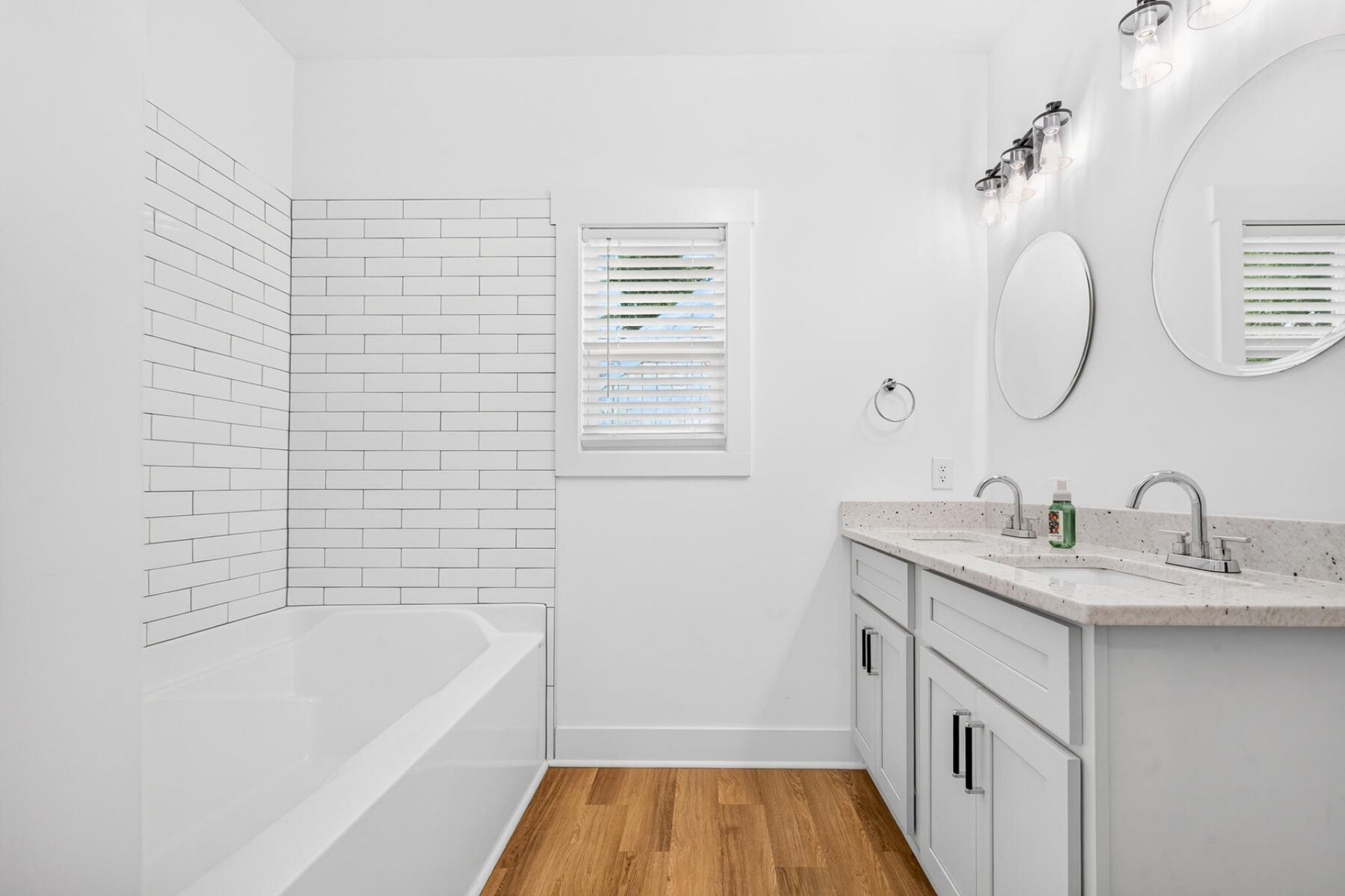 2034 NE Longwood Road Photo 17