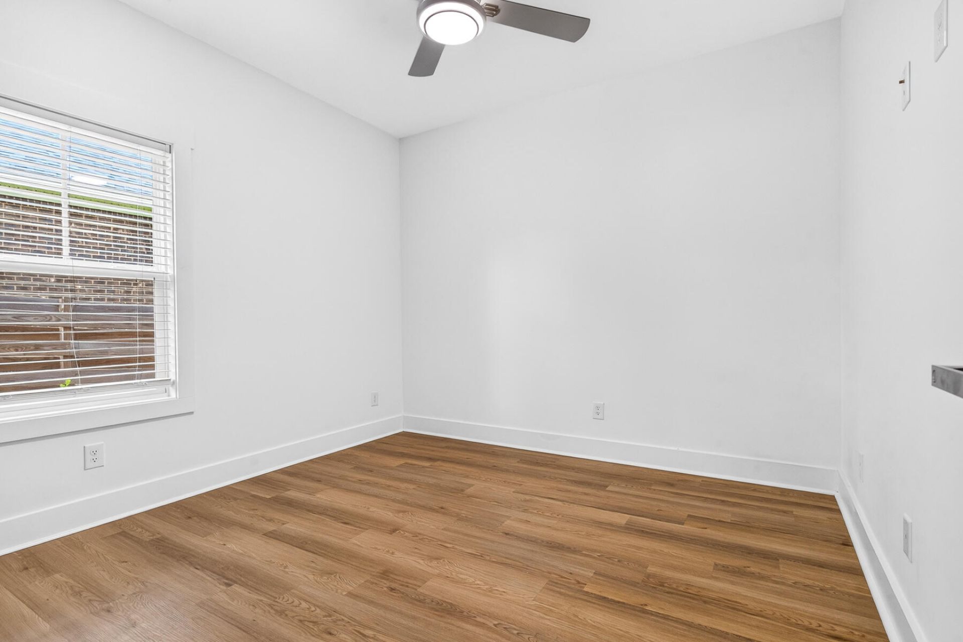 2034 NE Longwood Road Photo 23