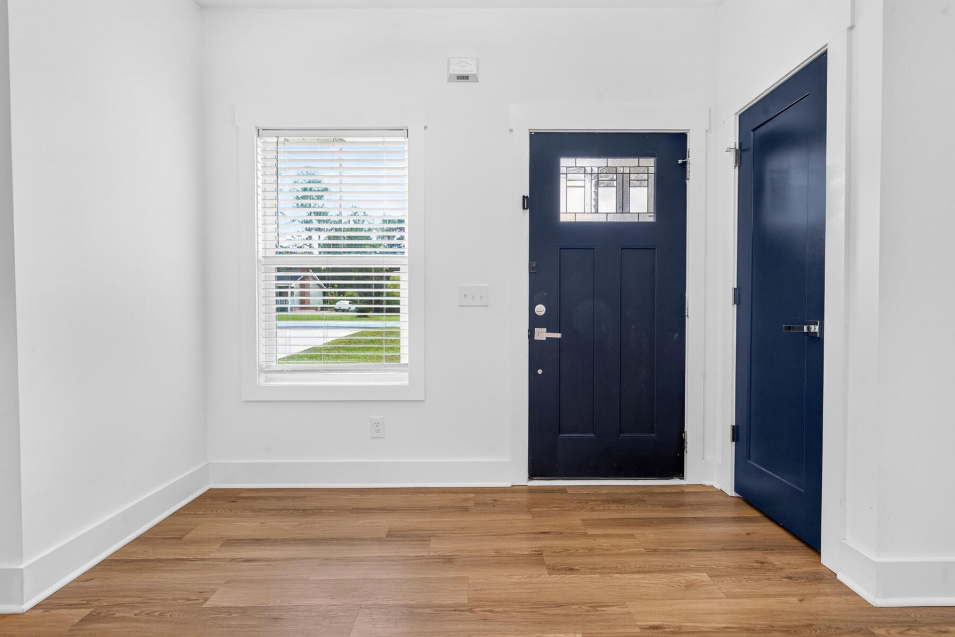 2034 NE Longwood Road Photo 4