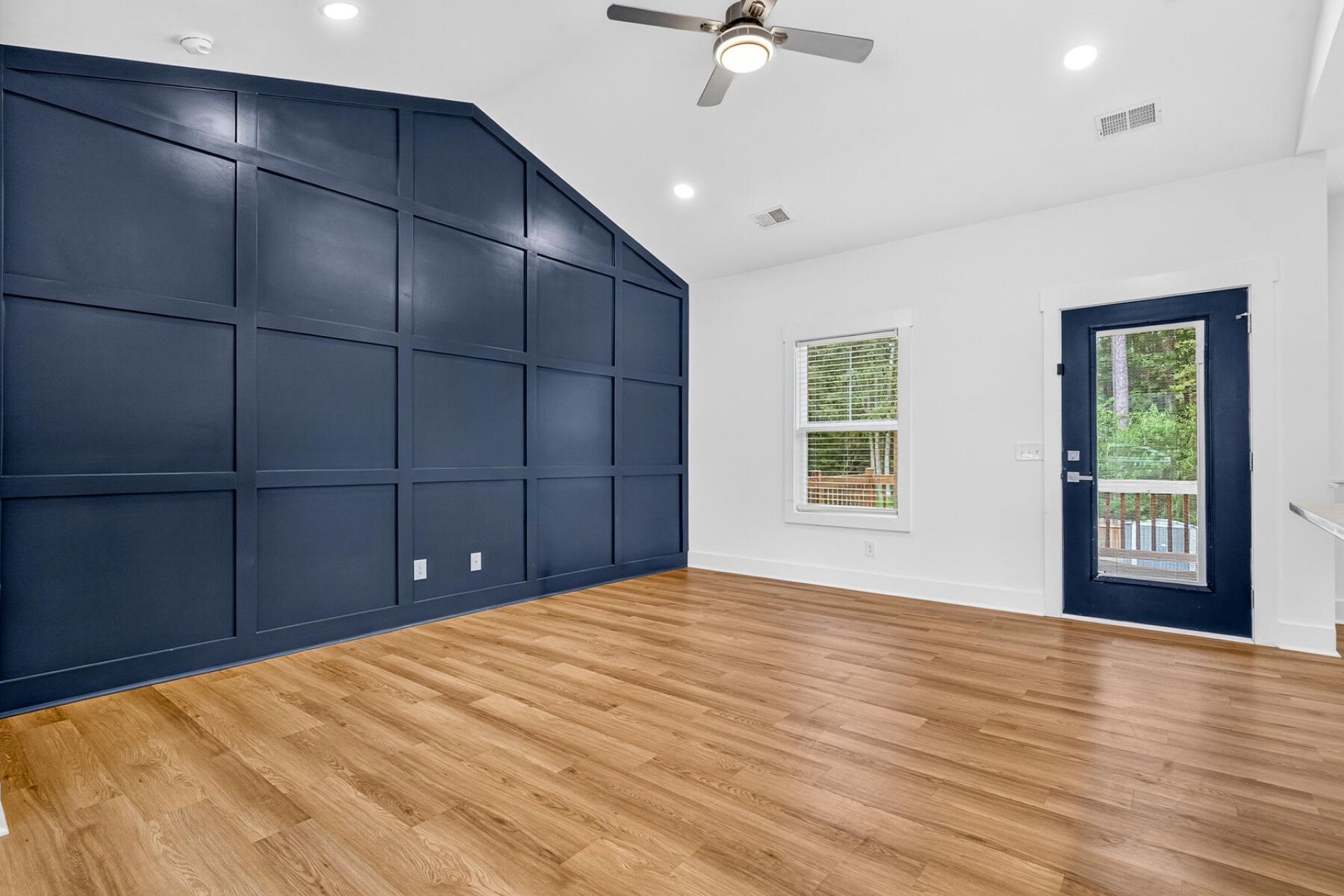 2034 NE Longwood Road Photo 6