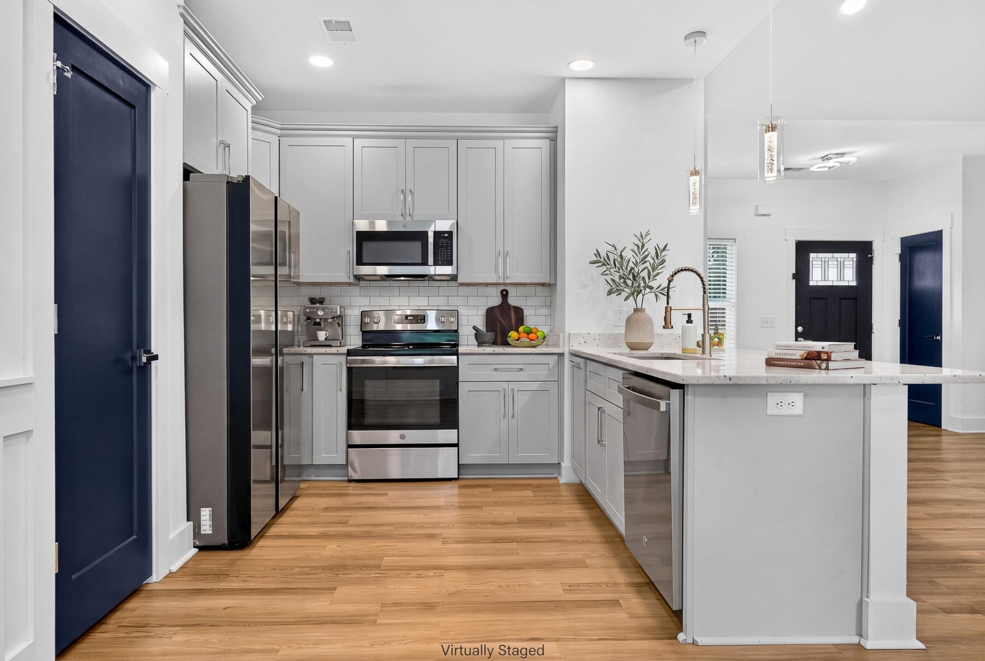 2034 NE Longwood Road Photo 9