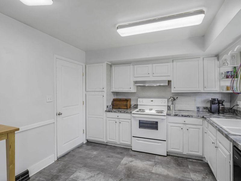 4605 Belfast Drive, Columbus, OH 43227 Photo 14