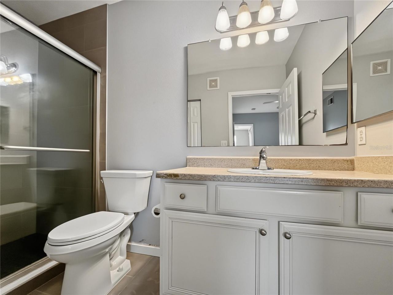 3005 Chianti Court, Unit 208, Sarasota, FL 34237 Photo