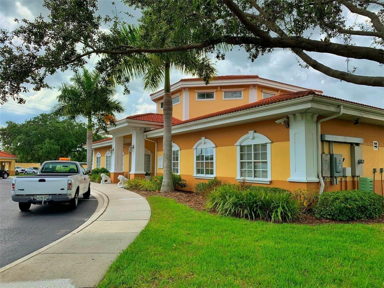 3005 Chianti Court, Unit 208, Sarasota, FL 34237 Photo