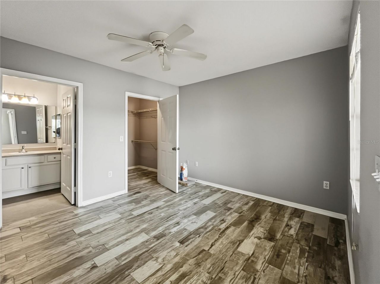 3005 Chianti Court, Unit 208, Sarasota, FL 34237 Photo