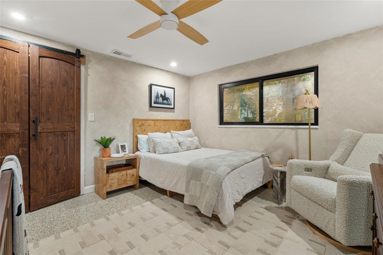 2410 Valencia Drive, Sarasota, FL 34239 Photo